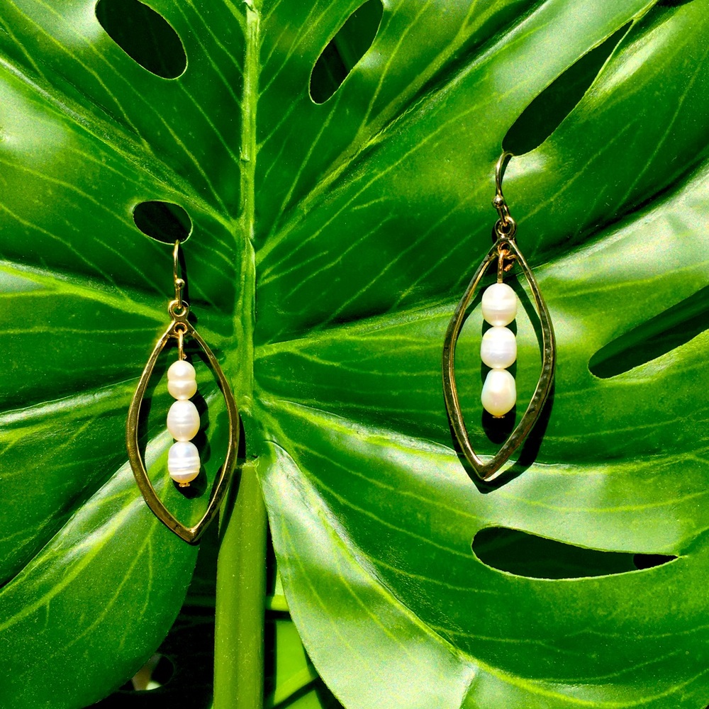 Freshwater potato pearl earrings